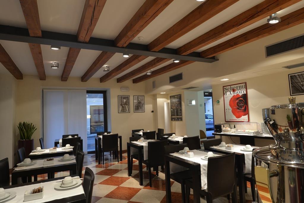 Best Western Hotel Armando เวโรนา ภายนอก รูปภาพ